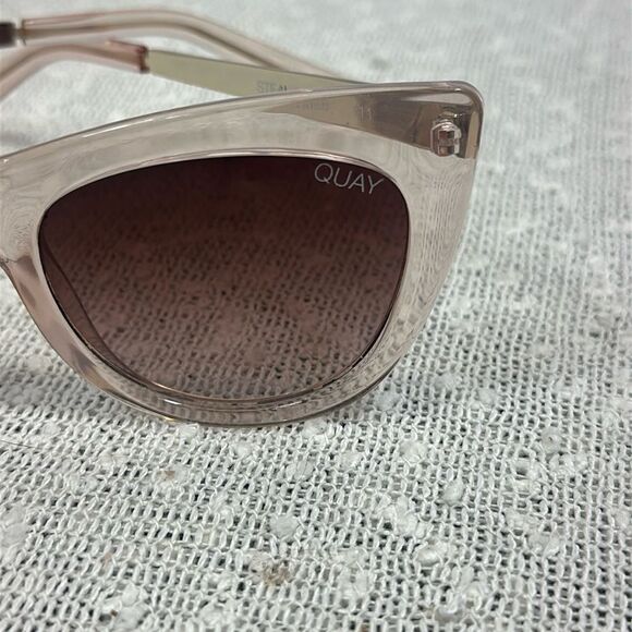 QUAY AUSTRALIA Steal A Kiss 111 Crystal Light Pink Gradient Cat Eye Sunglasses - Picture 3 of 10